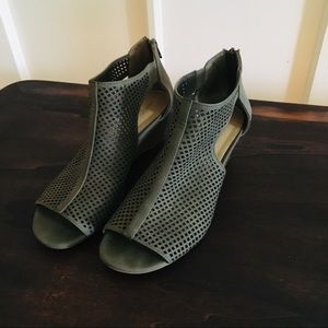 Green Wedges wood heel suede texture